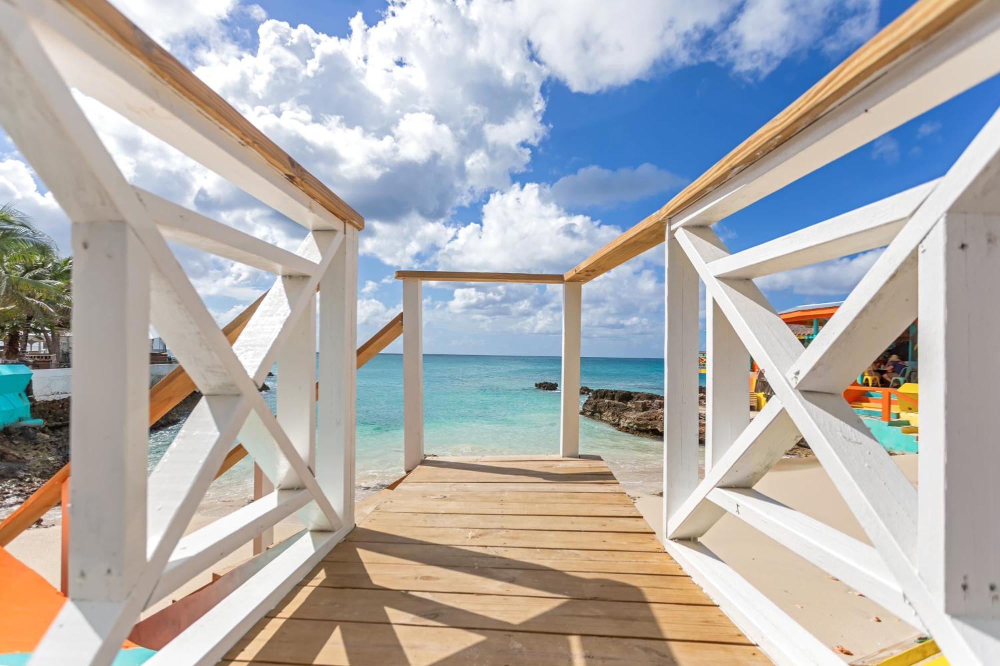 Maho Beach House - Studio - Beach Access المظهر الخارجي الصورة