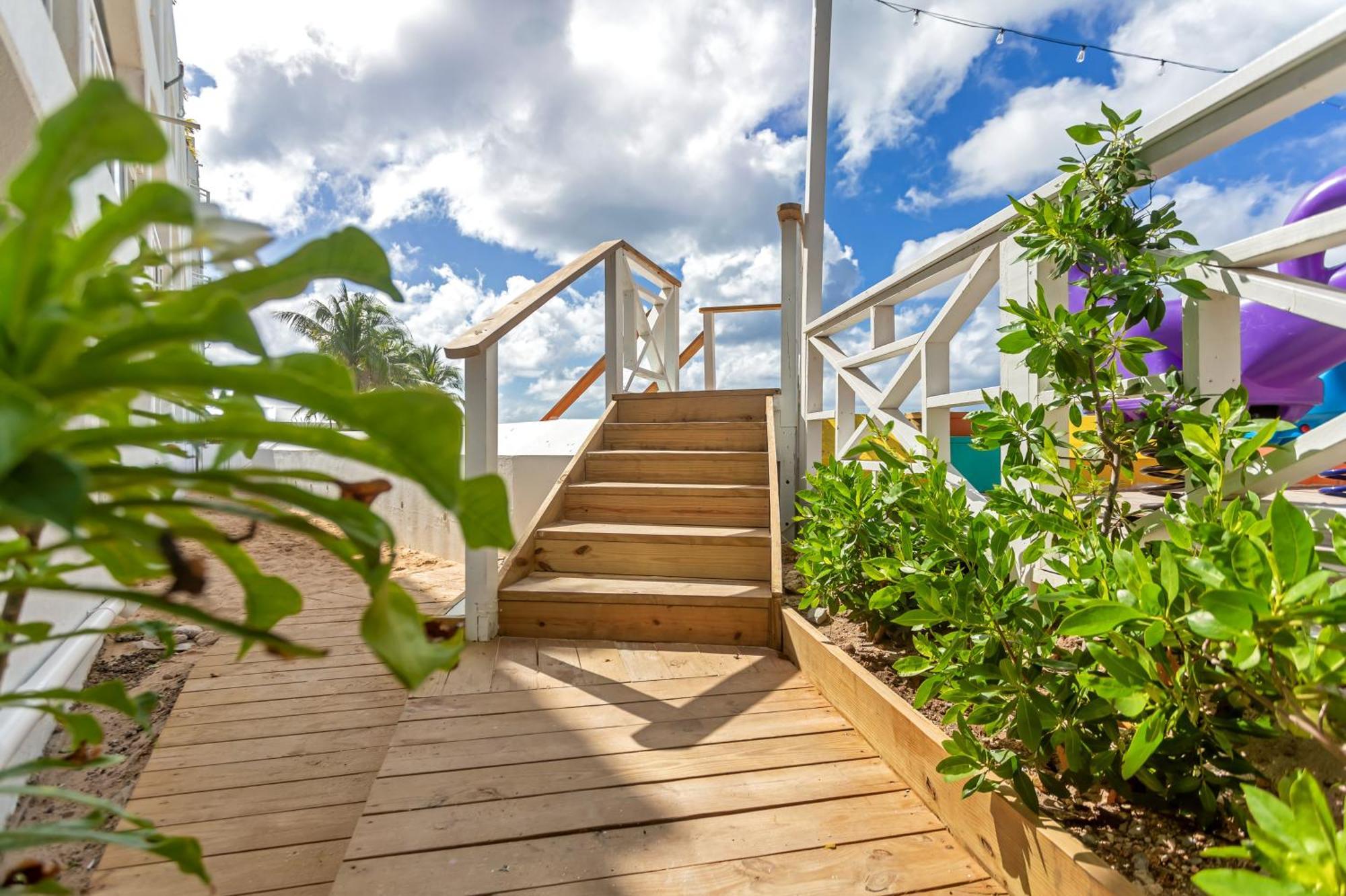 Maho Beach House - Studio - Beach Access المظهر الخارجي الصورة