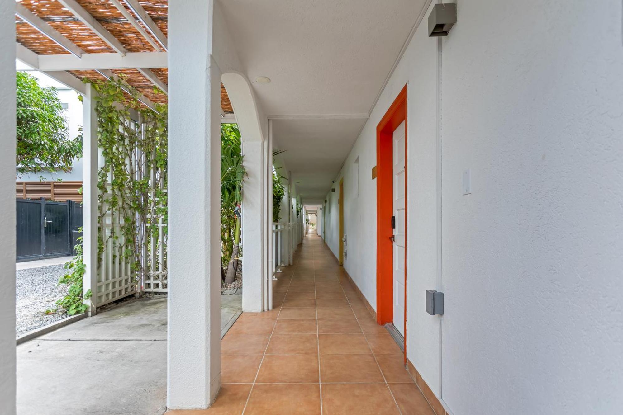 Maho Beach House - Studio - Beach Access المظهر الخارجي الصورة